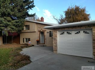 3895 E Sunnyside Rd, Ammon, ID 83406