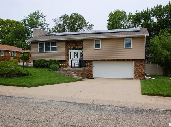 107 N Castle Dr, Dunlap, IL 61525