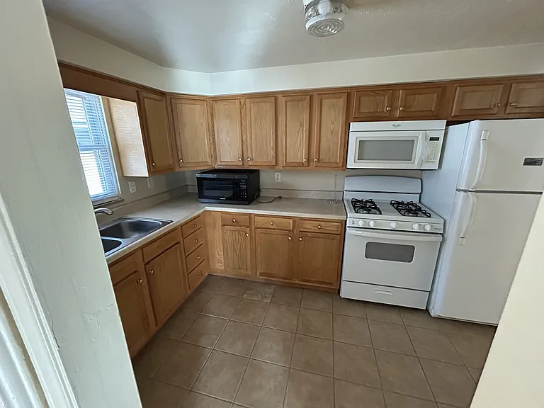 1437 Ridge Ave #2 — Photo 3