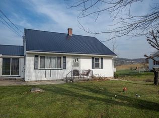 1046 W Loop Rd, Hollidaysburg, PA 16648