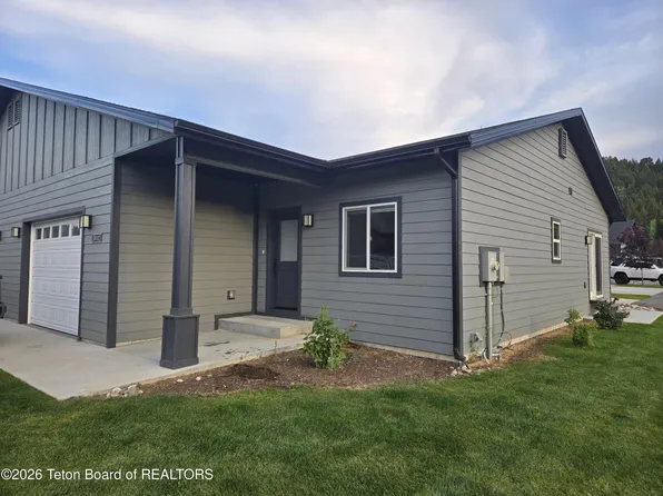 314 Snake River Dr #10, Alpine, WY 83128