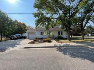 19 3rd Ave NW, Melrose, MN 56352