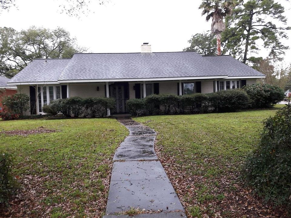 1st image of 2026 Forest Oaks Dr