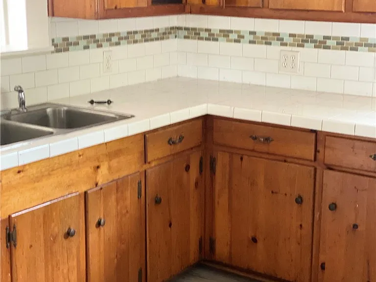 1106 Stratton Dr — Photo 3