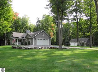 5112 Timber Ridge Dr, Kingsley, MI 49649