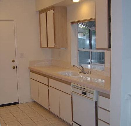 Convient galley kitchen