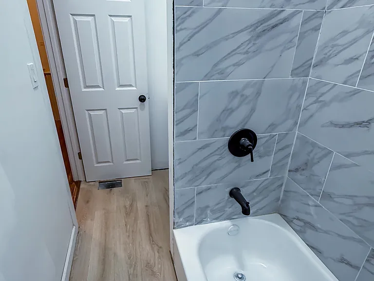 8714 S Commercial Ave — Photo 10