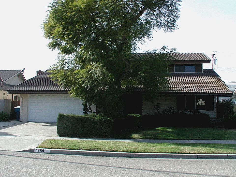 Beautiful 2-story home!