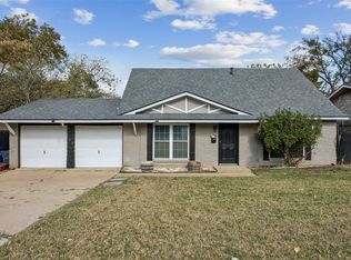 702 Shelmar Dr, Euless, TX 76039