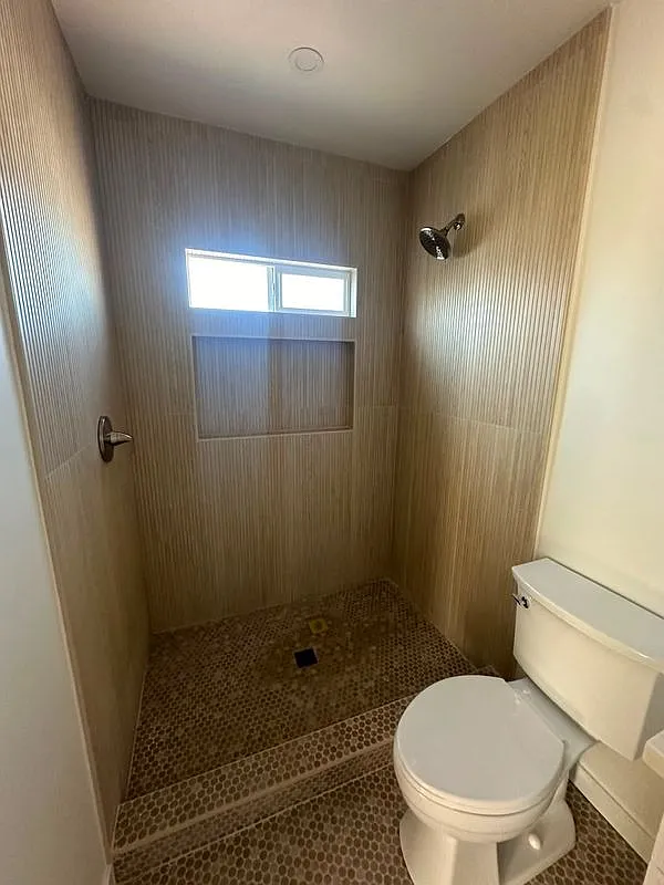 4 bed, 3.0 bath, 1080 sqft, $3,900 — Photo 2
