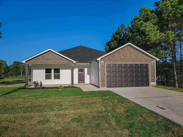 205 Essex Dr, Clinton, SC 29325