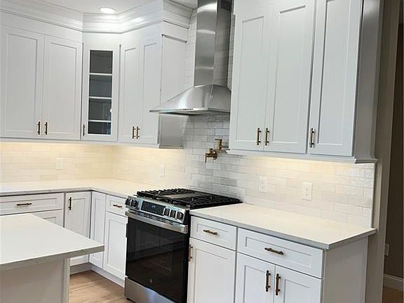 3rd image of 5 Harmony Ln