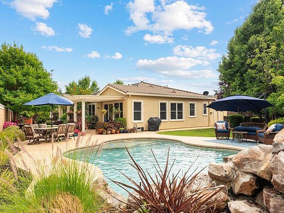 2nd image of 5968 Tanus Cir
