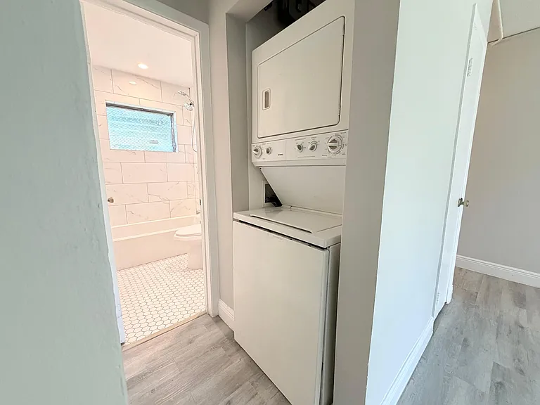 809 2nd St #2 — Photo 5
