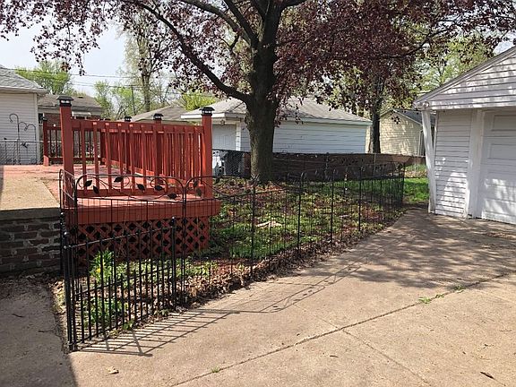5th image of 23281 Geneva St