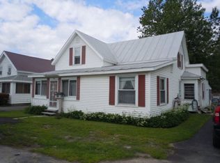 74 Pratt St, Rouses Pt, NY 12979