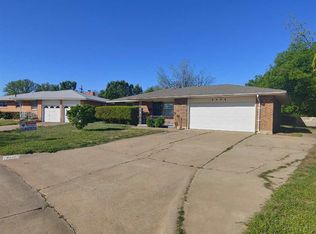 5868 NW Dearborn Ave, Lawton, OK 73505
