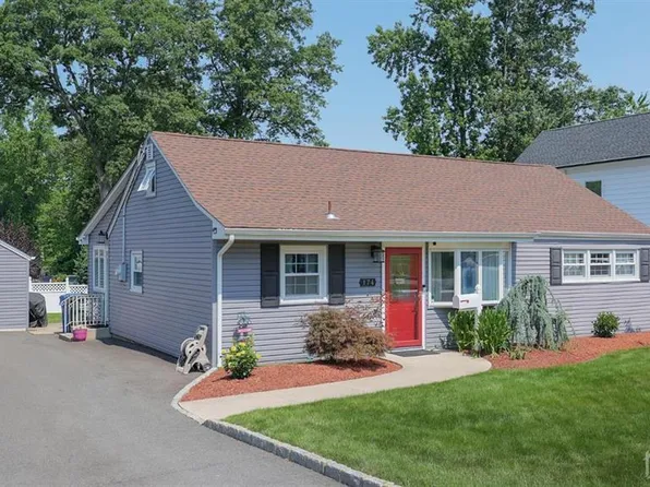 174 S Hill Rd, Colonia, NJ 07067