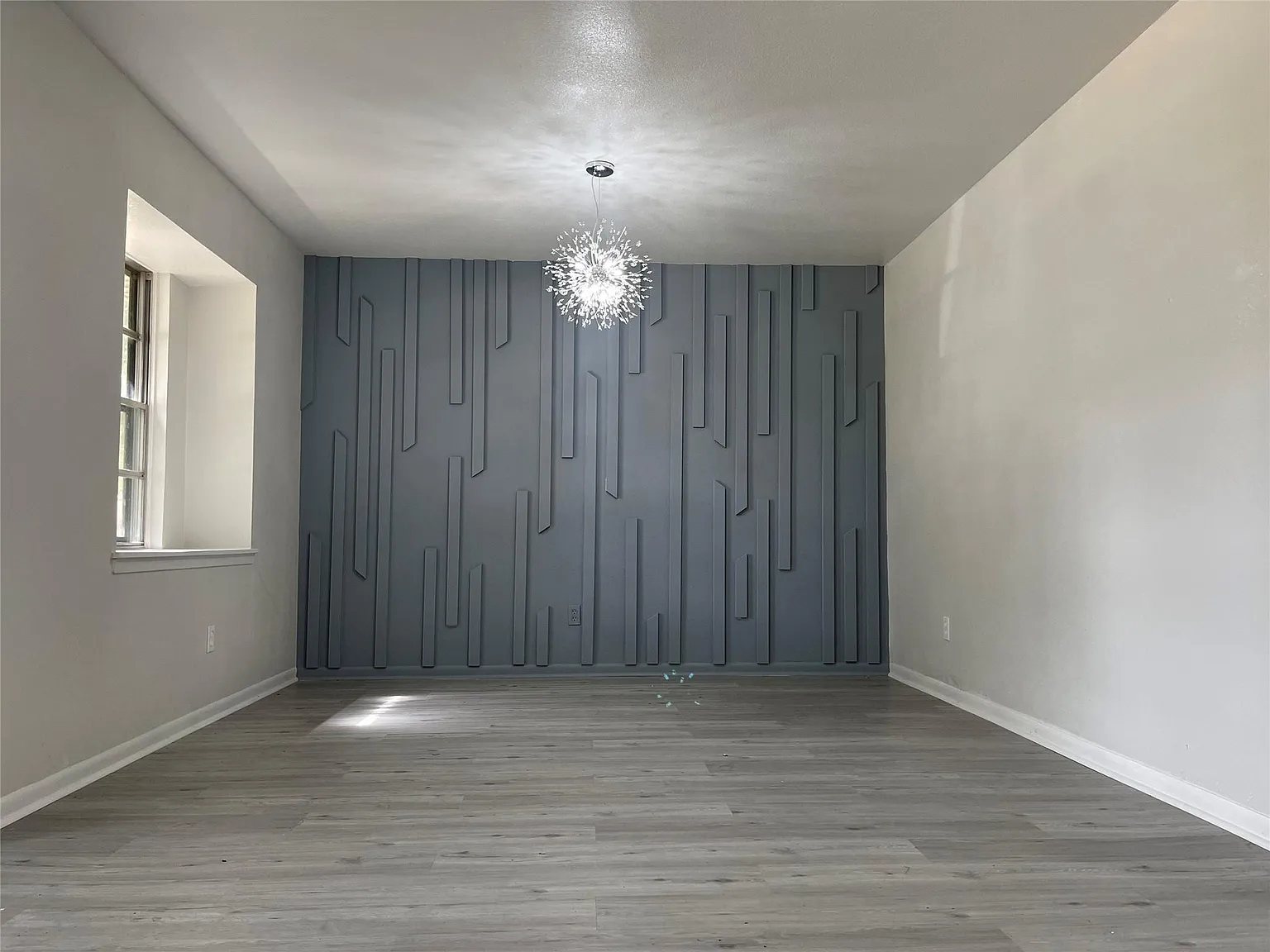 3 bed, 2.0 bath, 2106 sqft, $2,550 — Photo 2