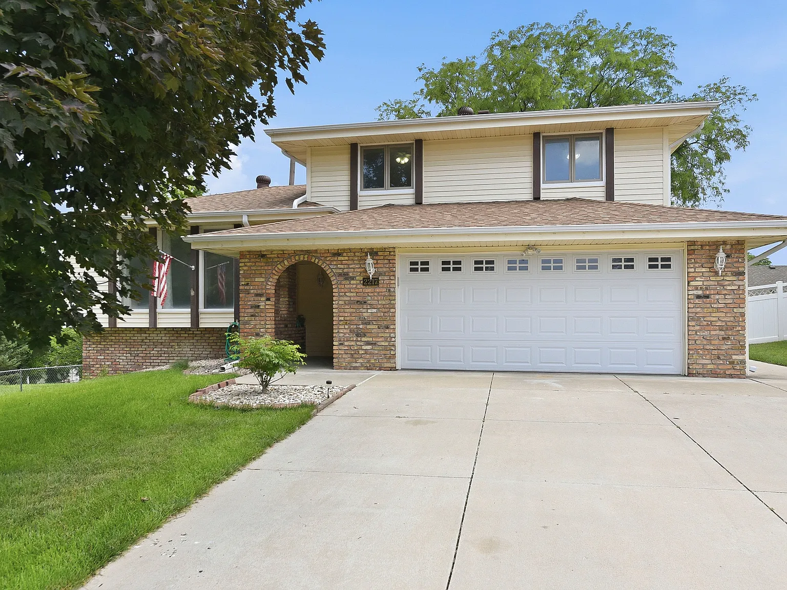 3 bed, 1810 sqft, $2,495 — Photo 2