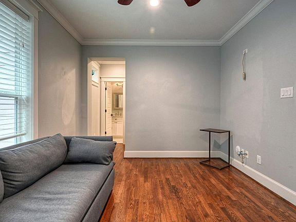 4th image of 419 W 16th St Unit B