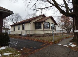 24 Schley St, Springfield, MA 01109