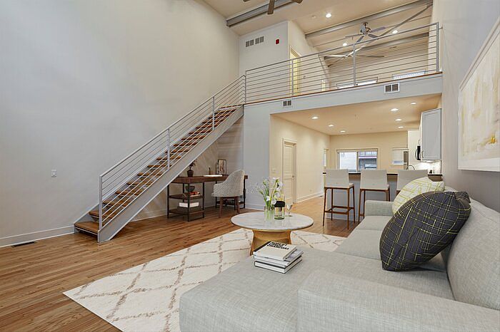 1st image of 2100 Greenwood St #208