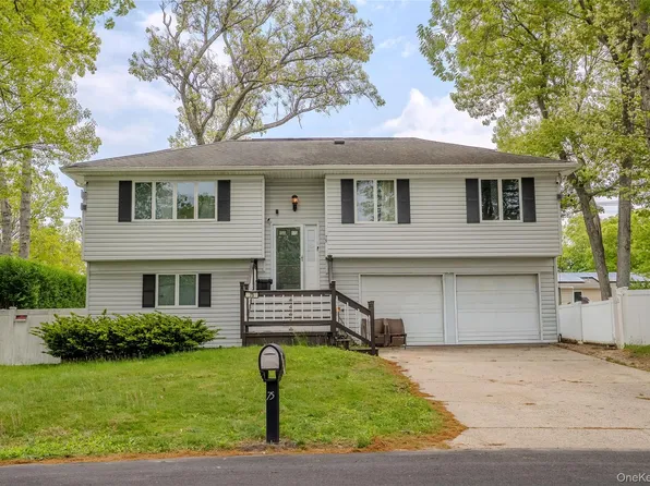 75 Park Avenue, Ronkonkoma, NY 11779