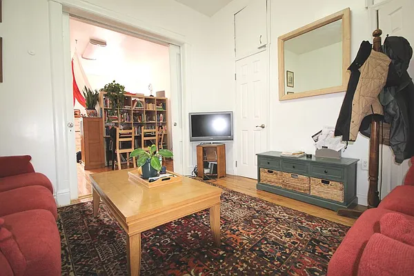 Rented by Bold New York | media 23