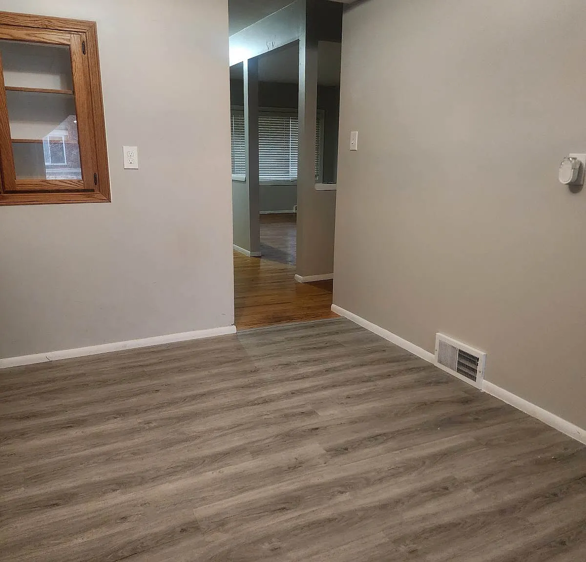 3 bed, 1430 sqft, $2,100 — Photo 2