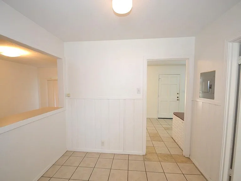 1211 Ridgemont Dr — Photo 10