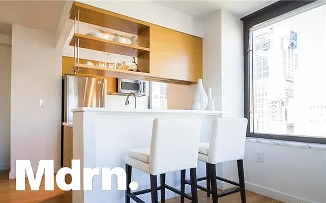 Rented by Mdrn Residential | media 32