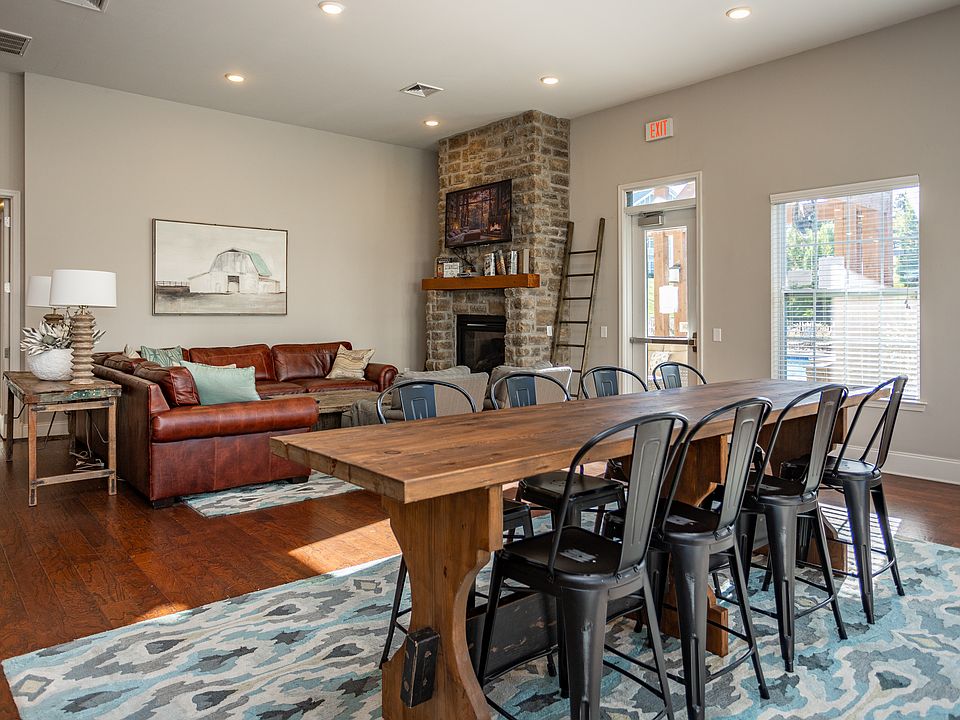 Clubhouse with Lounge, Fireplace, and Wi-Fi