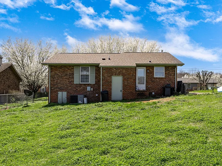 164 Hillside Dr — Photo 18