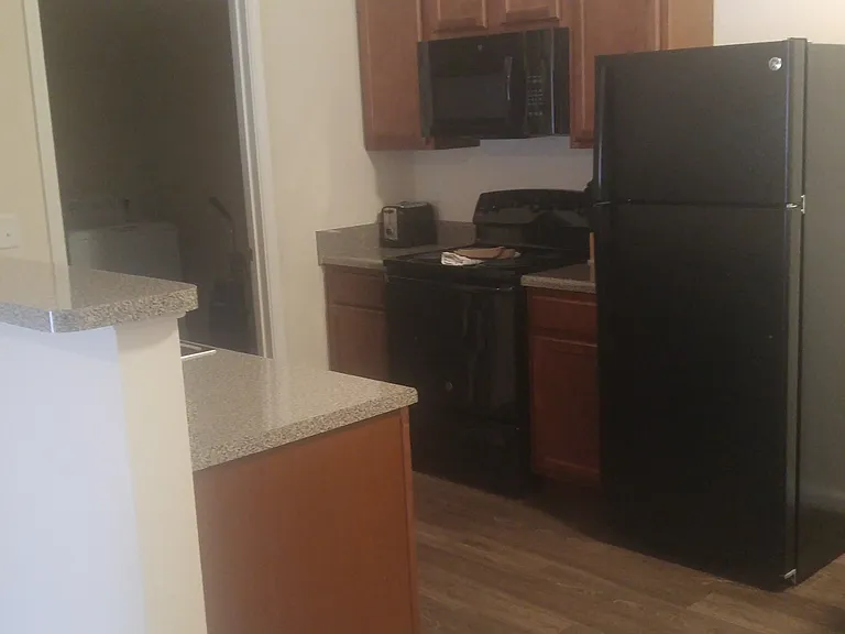 Broad Way Apartments — Photo 8