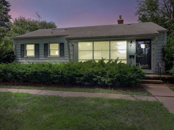 950 Pennsylvania Ave, Aurora, IL 60506