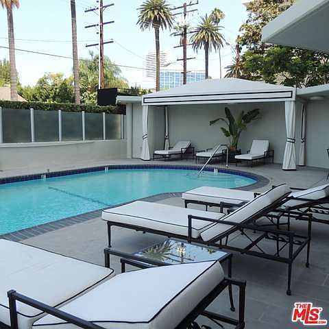 1st image of 818 N Doheny Dr APT 407
