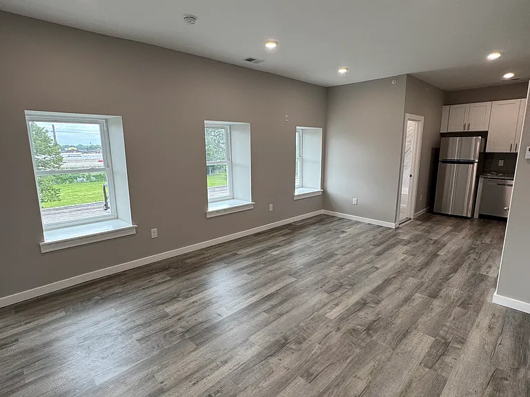 6658 Keystone St #8 — Photo 2
