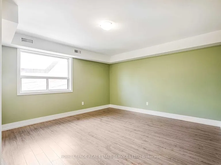 86 Givins St #UPPER — Photo 12