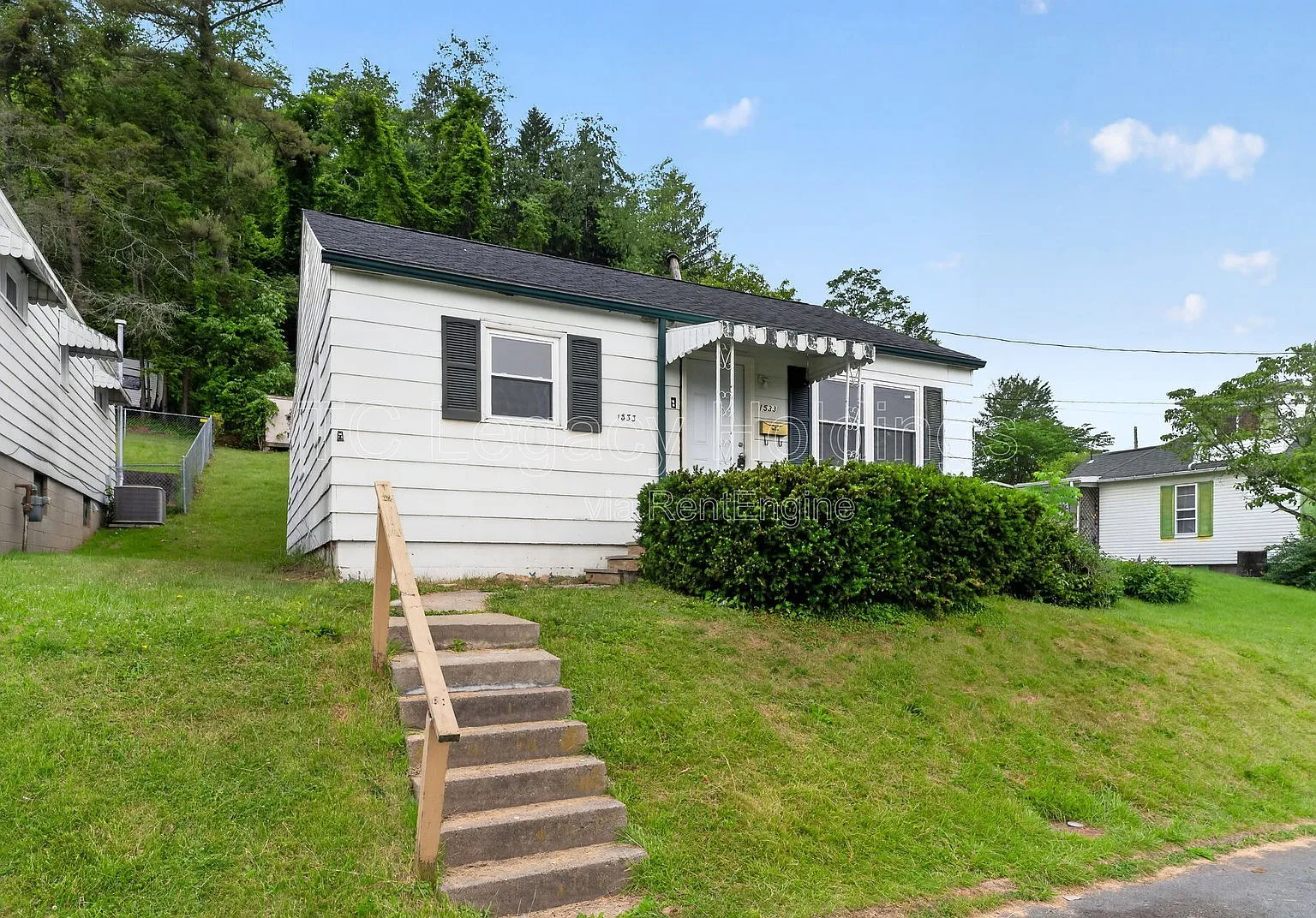 3 bed, 1.0 bath, 833 sqft, $1,150 — Photo 3