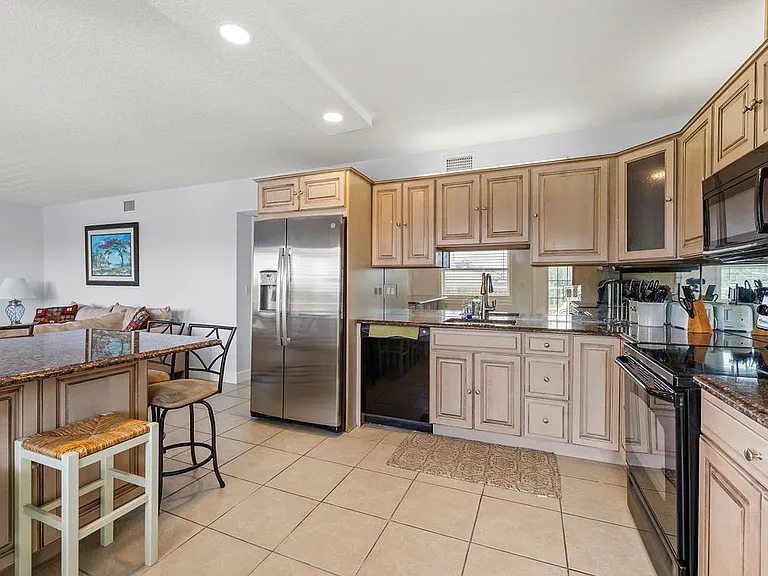 23 Royal Palm Point #A — Photo 12