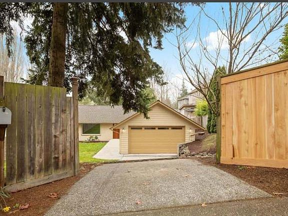 3rd image of 10516 35th Ave NE
