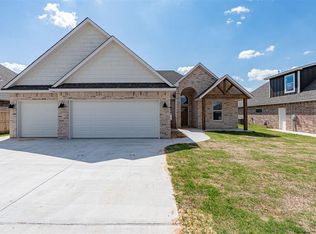 9205 Taggert Ln, Yukon, OK 73099