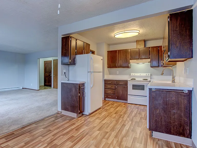 French Chateau Apartments — Photo 17