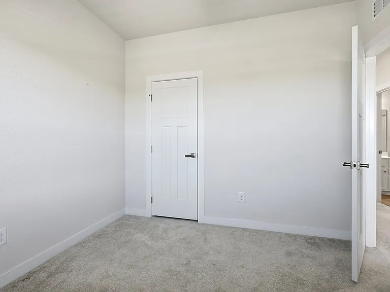 101 Iris Cir — Photo 22