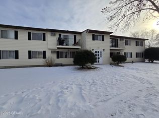 2325 Library Ln APT 12, Grand Forks, ND 58201