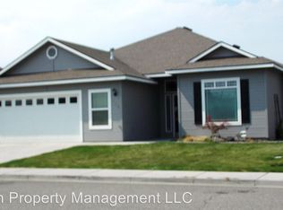 306 S Young St, Kennewick, WA 99336