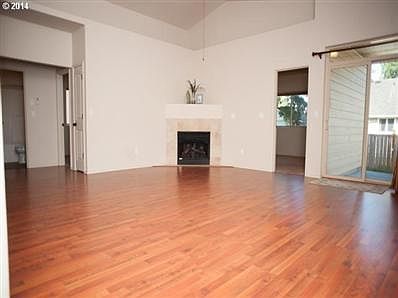 4th image of 1920 NE 124th Ave