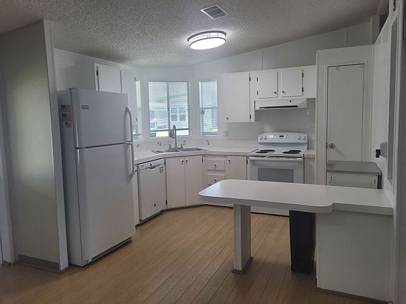 3rd image of 5853 Naples Dr #656
