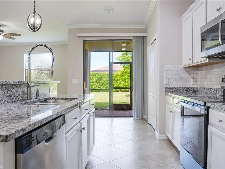 1573 Vizcaya Ln — Photo 4
